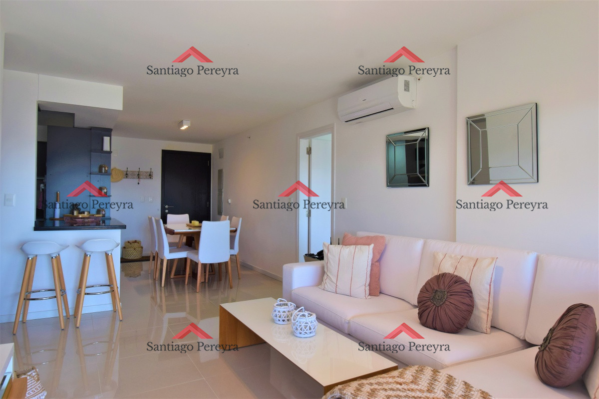Apartamento ID.13300 - Apartamento de 2 dormitorios 2 baños en torre de categoría