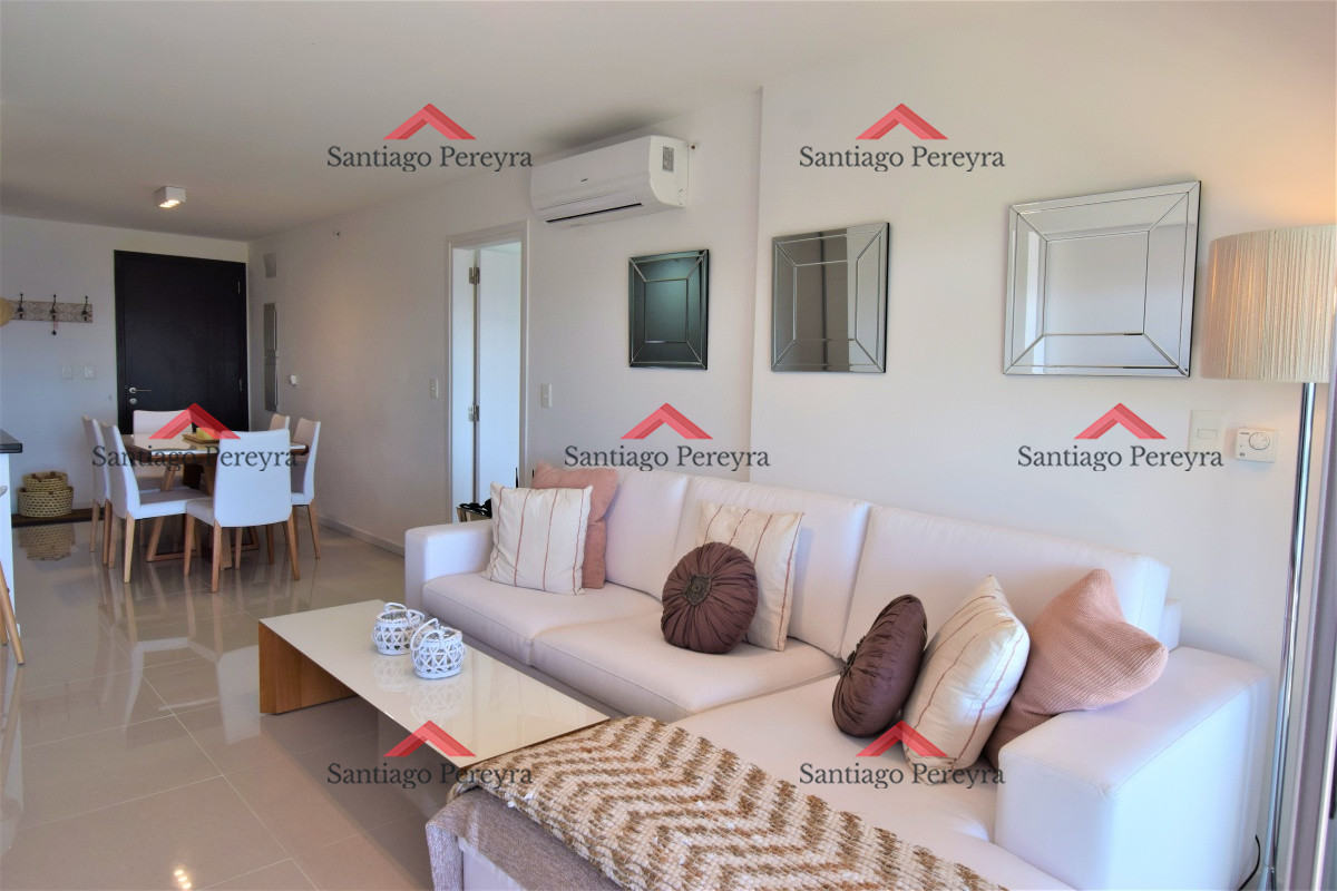 Apartamento ID.13300 - Apartamento de 2 dormitorios 2 baños en torre de categoría