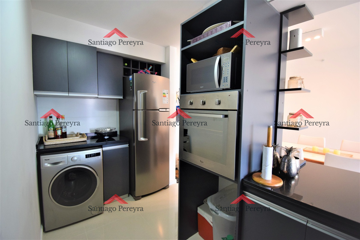 Apartamento ID.13300 - Apartamento de 2 dormitorios 2 baños en torre de categoría