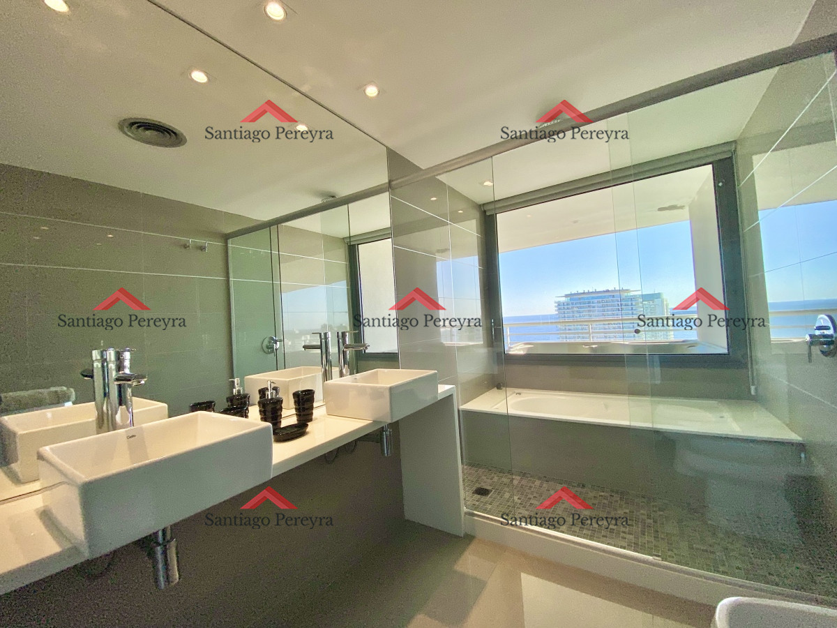 Apartamento ID.7185 - Hermoso penthouse duplex en zona Conrad