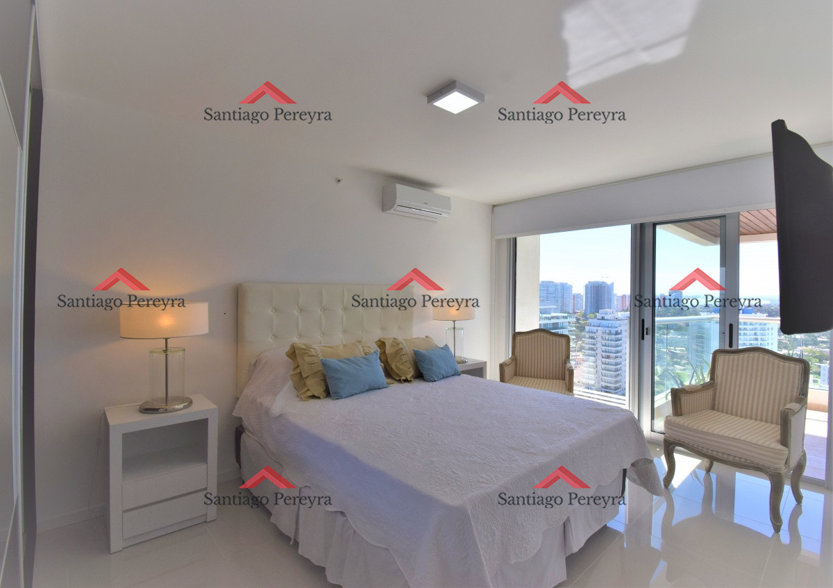 Apartamento ID.13300 - Apartamento de 2 dormitorios 2 baños en torre de categoría