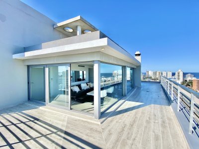 Hermoso penthouse duplex en zona Conrad