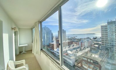 VENTA, Apartamento, 2 dormitorios y garaje, Punta del Este, Uruguay