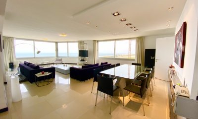 Espectacular Apartamento frente a playa brava