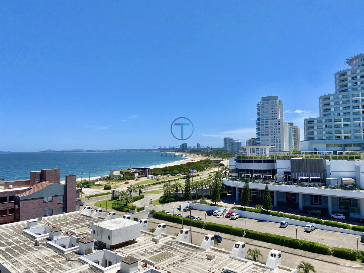 Apartamento ID.1311/Venta,-3-Dormitorios-en-Playa-Mansa-con-Vista-al-Mar - Alquiler 2 dormitorios y dependencia , Mansa Punta del Este