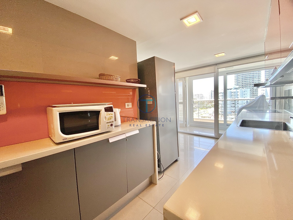 Apartamento ID.1311/Venta,-3-Dormitorios-en-Playa-Mansa-con-Vista-al-Mar - Alquiler 2 dormitorios y dependencia , Mansa Punta del Este