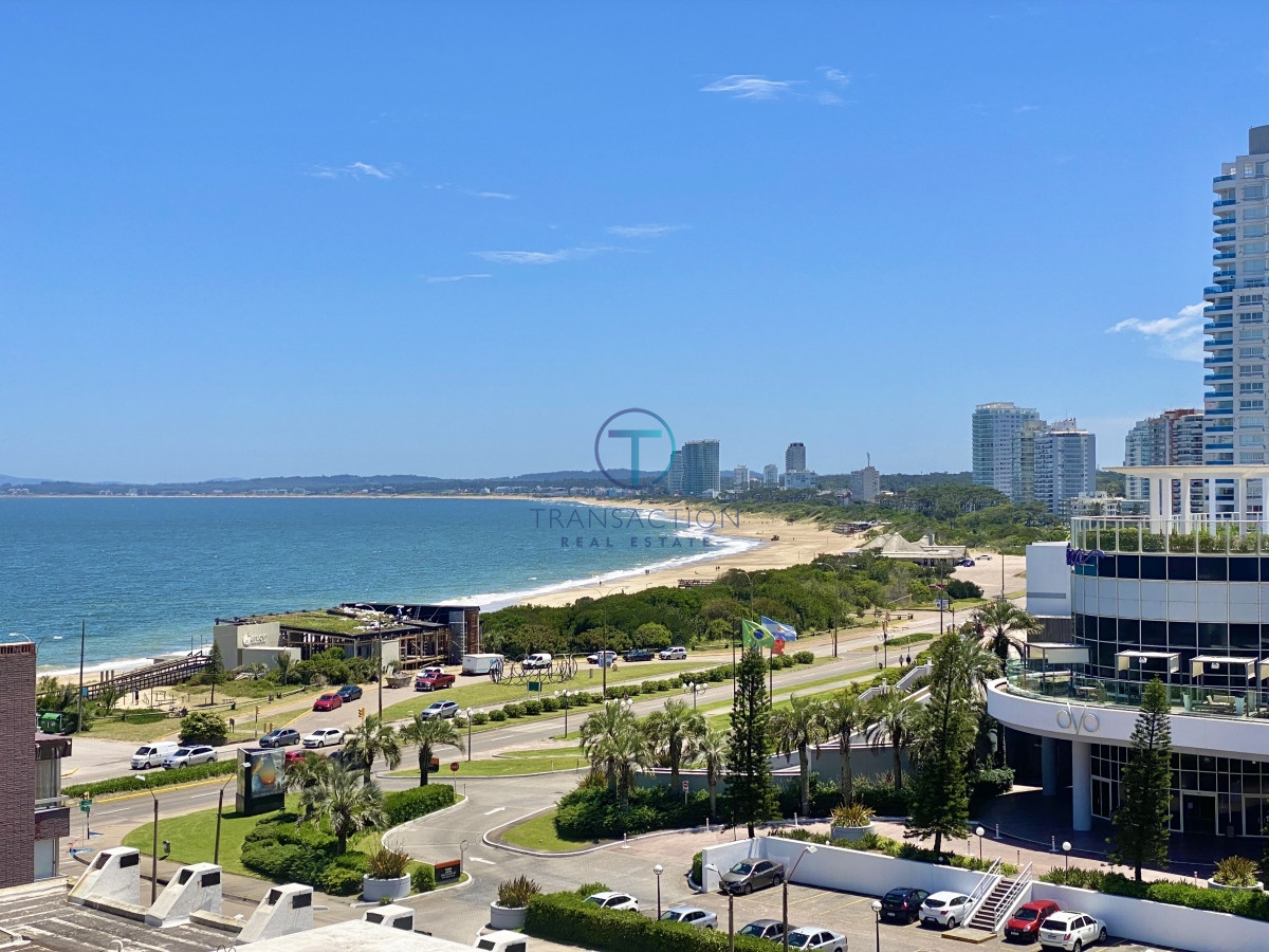 Apartamento ID.1311/Venta,-3-Dormitorios-en-Playa-Mansa-con-Vista-al-Mar - Alquiler 2 dormitorios y dependencia , Mansa Punta del Este