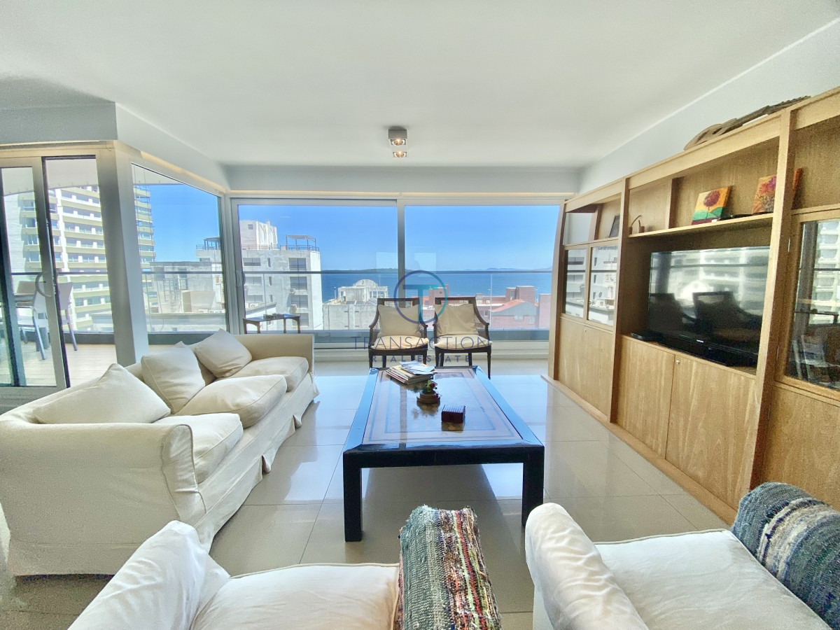 Apartamento ID.1311/Venta,-3-Dormitorios-en-Playa-Mansa-con-Vista-al-Mar - Alquiler 2 dormitorios y dependencia , Mansa Punta del Este