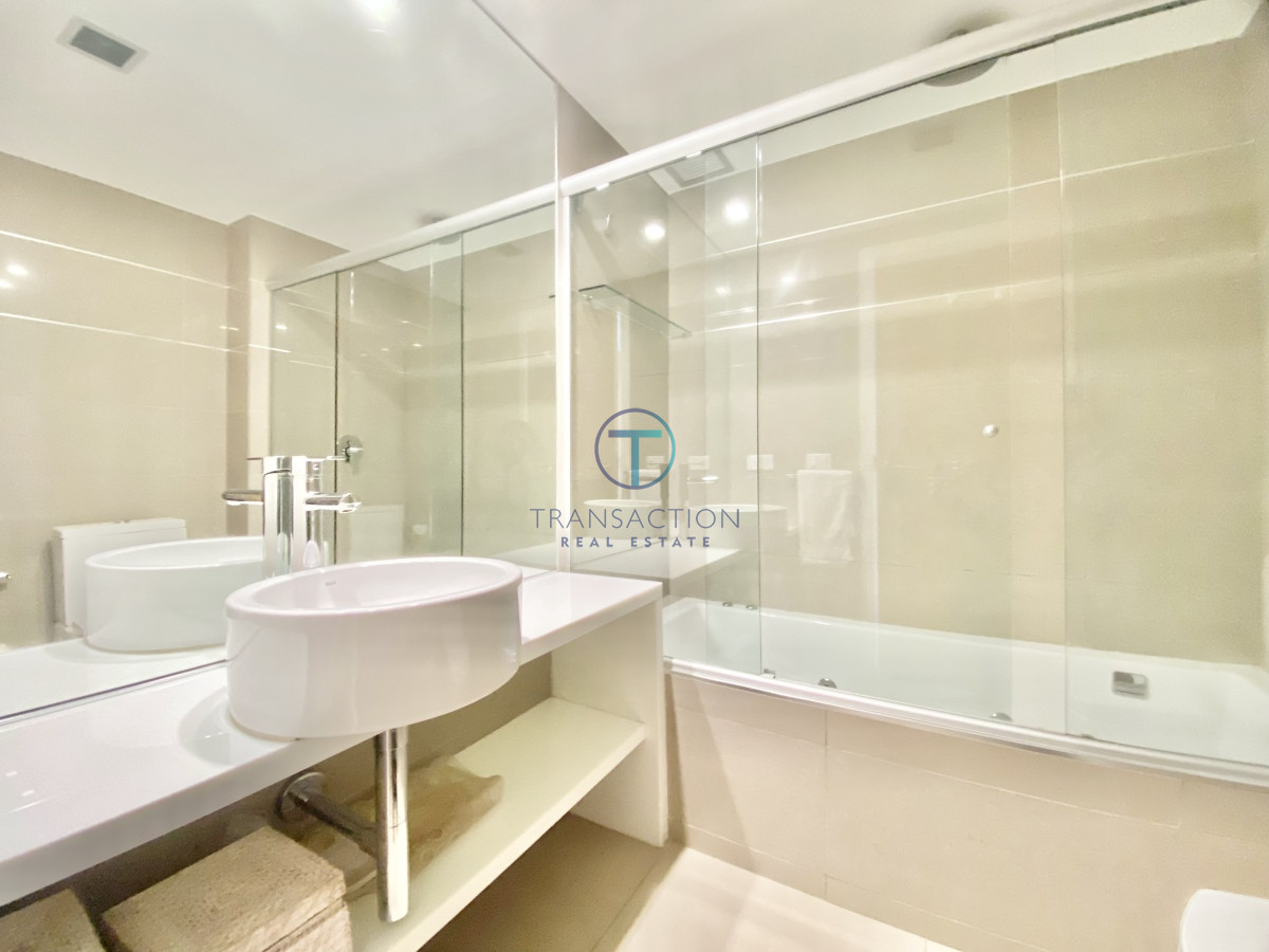 Apartamento ID.1311/Venta,-3-Dormitorios-en-Playa-Mansa-con-Vista-al-Mar - Alquiler 2 dormitorios y dependencia , Mansa Punta del Este