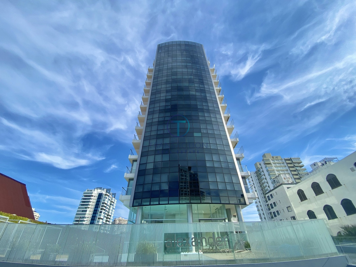 Apartamento ID.1311/Venta,-3-Dormitorios-en-Playa-Mansa-con-Vista-al-Mar - Alquiler 2 dormitorios y dependencia , Mansa Punta del Este