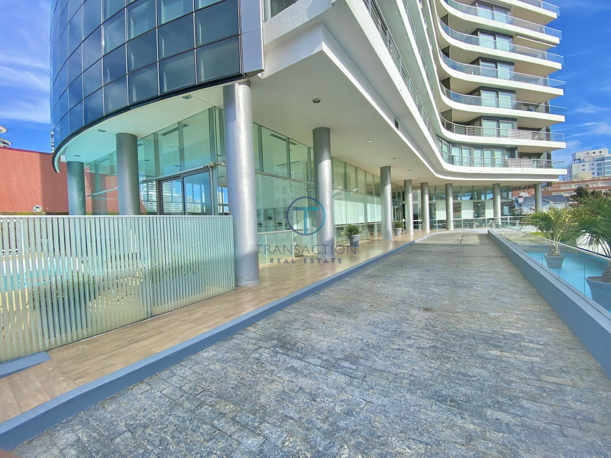 Apartamento ID.1311/Venta,-3-Dormitorios-en-Playa-Mansa-con-Vista-al-Mar - Alquiler 2 dormitorios y dependencia , Mansa Punta del Este