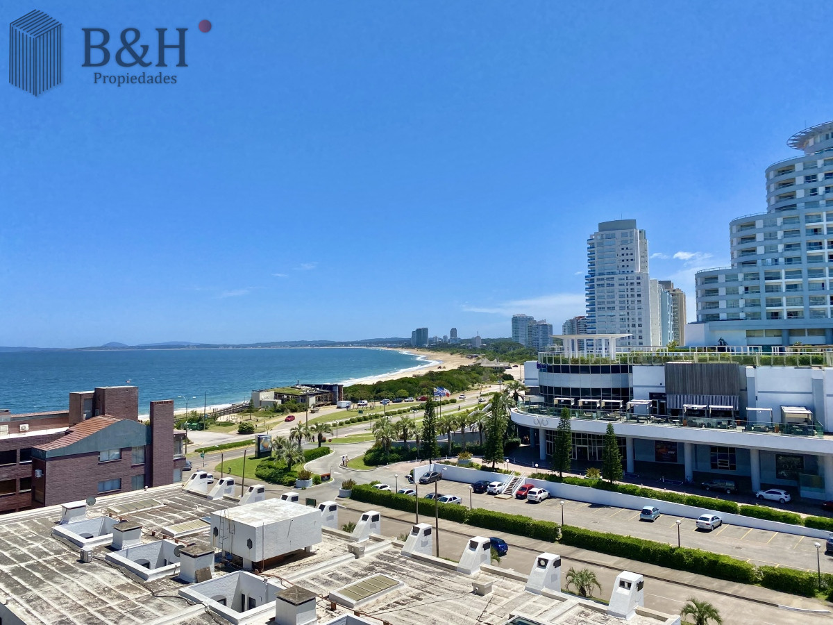 Apartamento ID.3382 - Apartamento Alquiler 2 dormitorios y dependencia de servicio Mansa Punta del Este