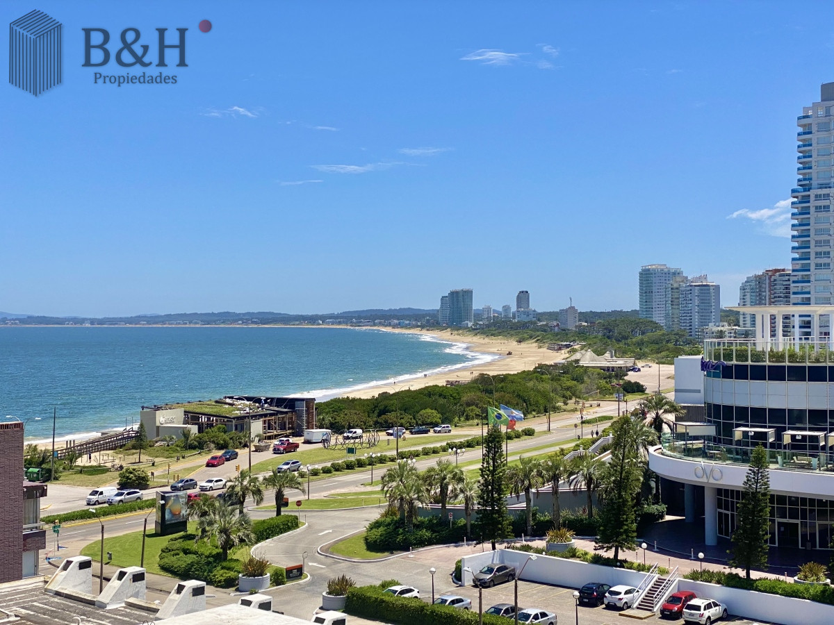 Apartamento ID.3382 - Apartamento Alquiler 2 dormitorios y dependencia de servicio Mansa Punta del Este
