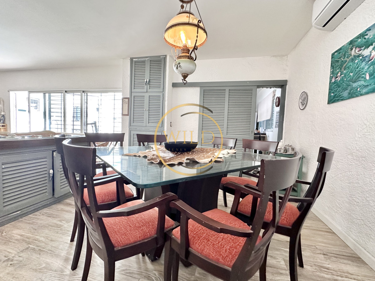 Casa ID.2579 - Casa Venta 5 dormitorios Cantegril Punta del Este