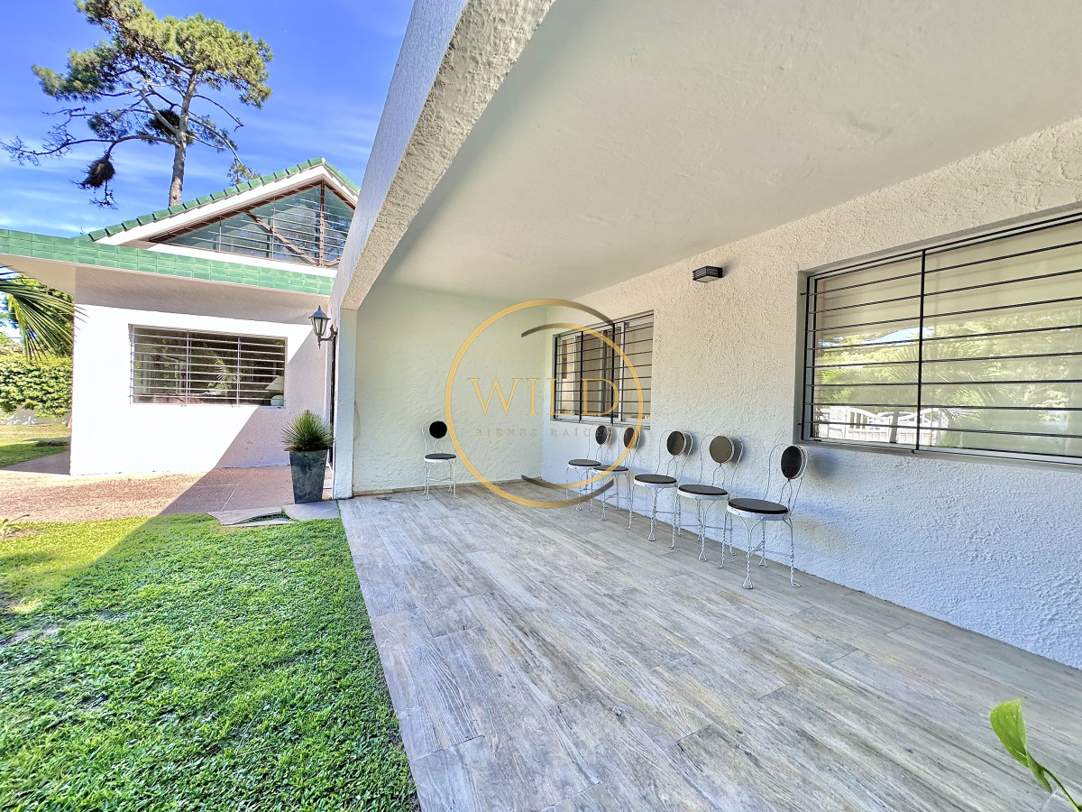 Casa ID.2579 - Casa Venta 5 dormitorios Cantegril Punta del Este