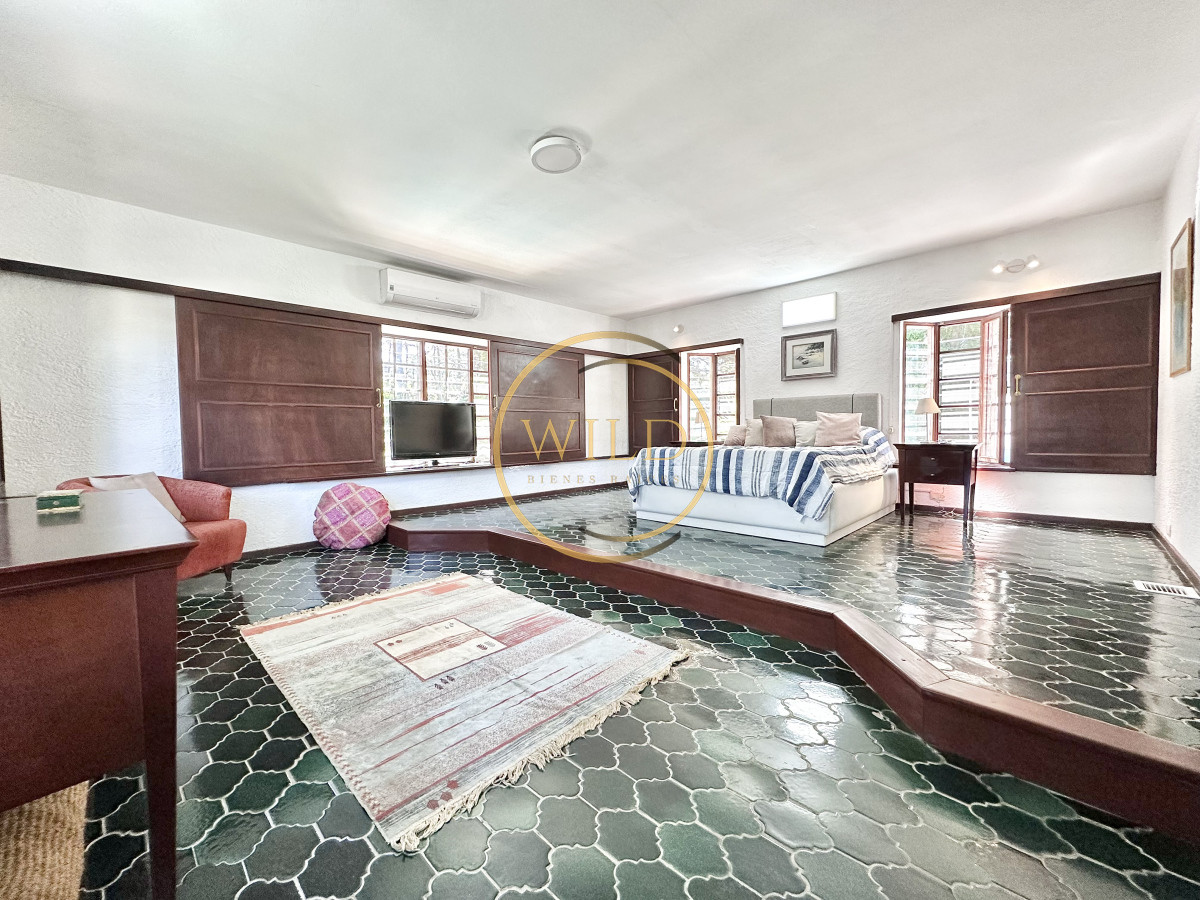 Casa ID.2579 - Casa Venta 5 dormitorios Cantegril Punta del Este