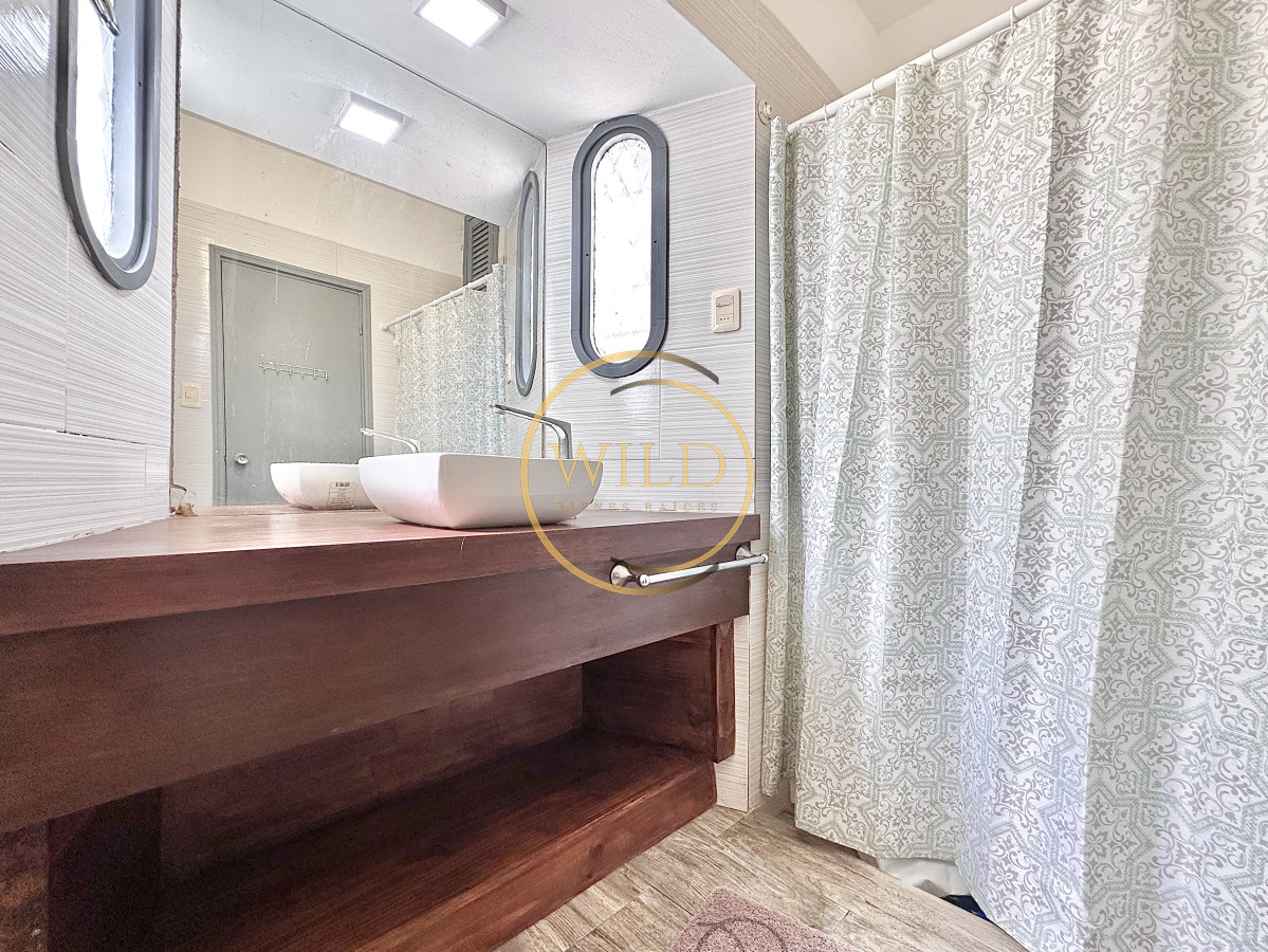 Casa ID.2579 - Casa Venta 5 dormitorios Cantegril Punta del Este