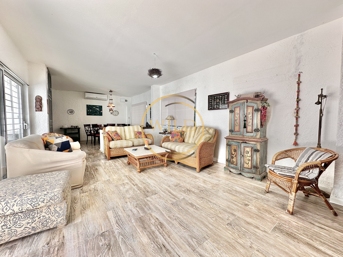 Casa ID.2579 - Casa Venta 5 dormitorios Cantegril Punta del Este