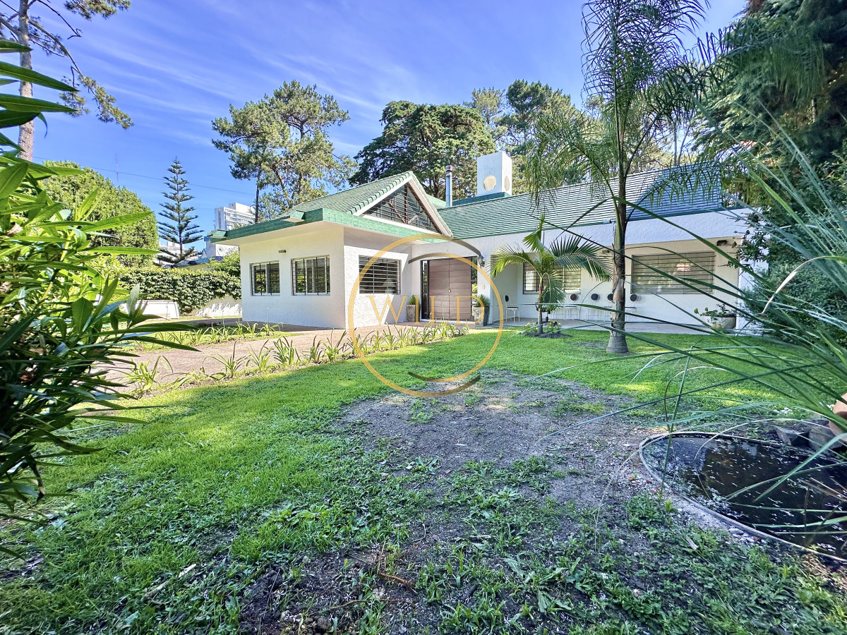 Casa ID.2579 - Casa Venta 5 dormitorios Cantegril Punta del Este
