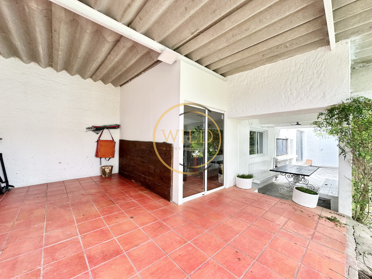 Casa ID.2579 - Casa Venta 5 dormitorios Cantegril Punta del Este