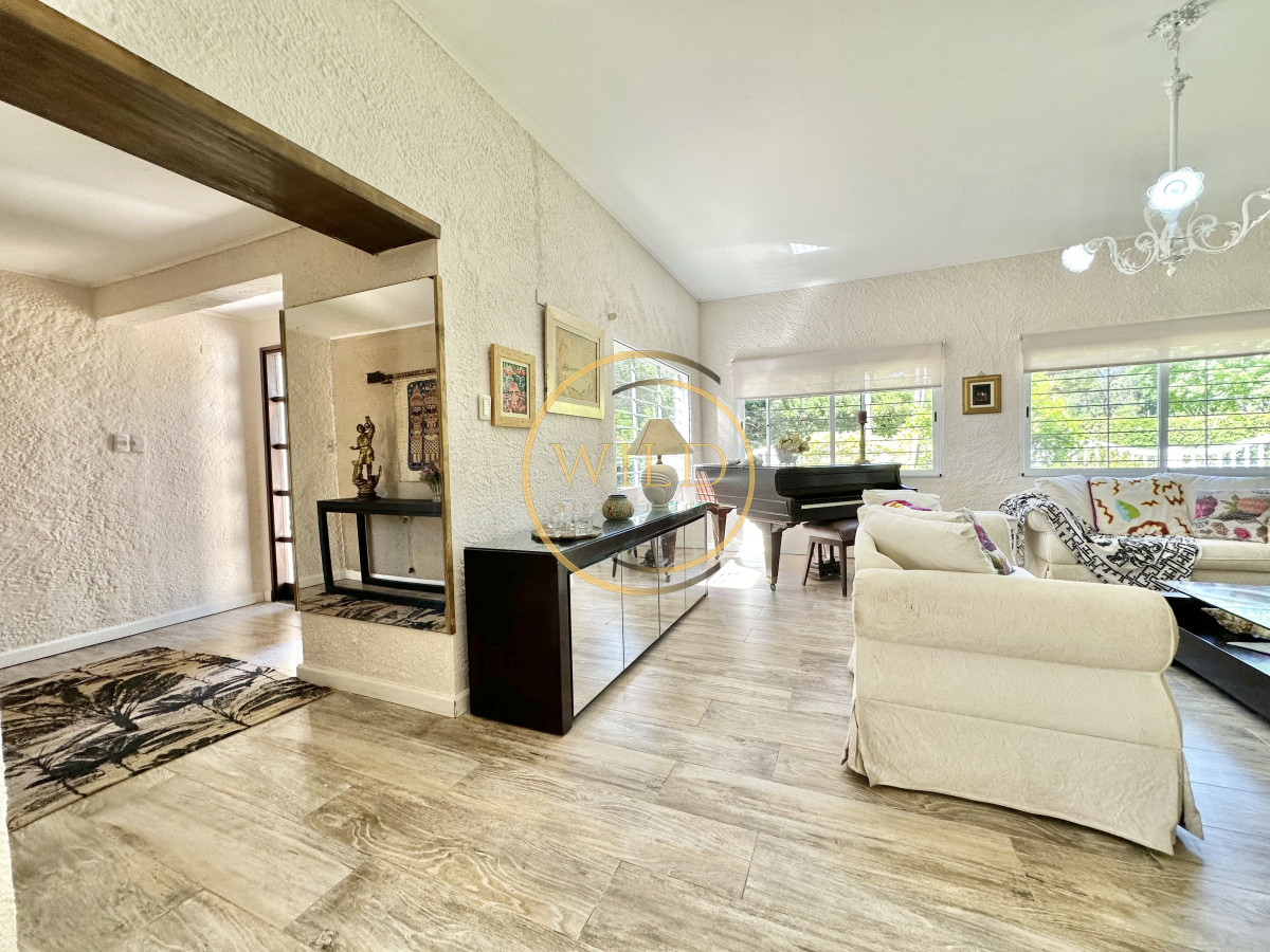 Casa ID.2579 - Casa Venta 5 dormitorios Cantegril Punta del Este