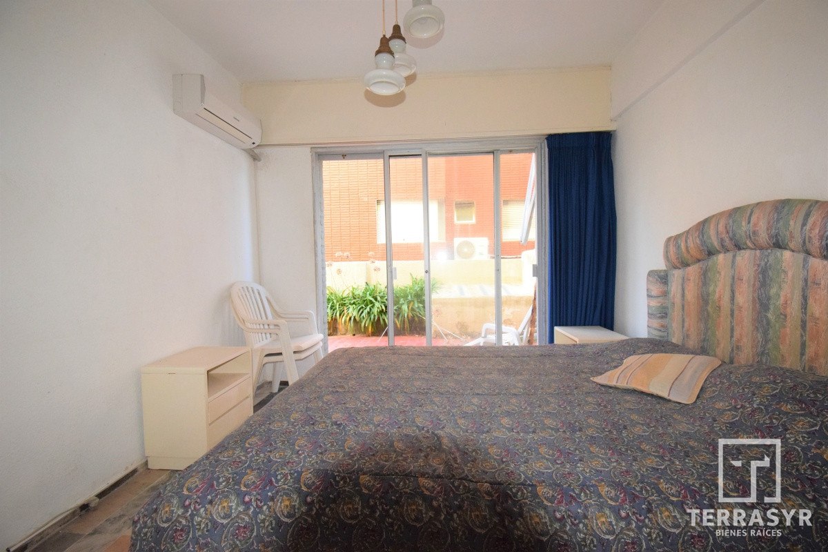 Apartamento ID.147 - VENTA, Apartamento, 2 dormitorios, Península, Punta del Este, Uruguay
