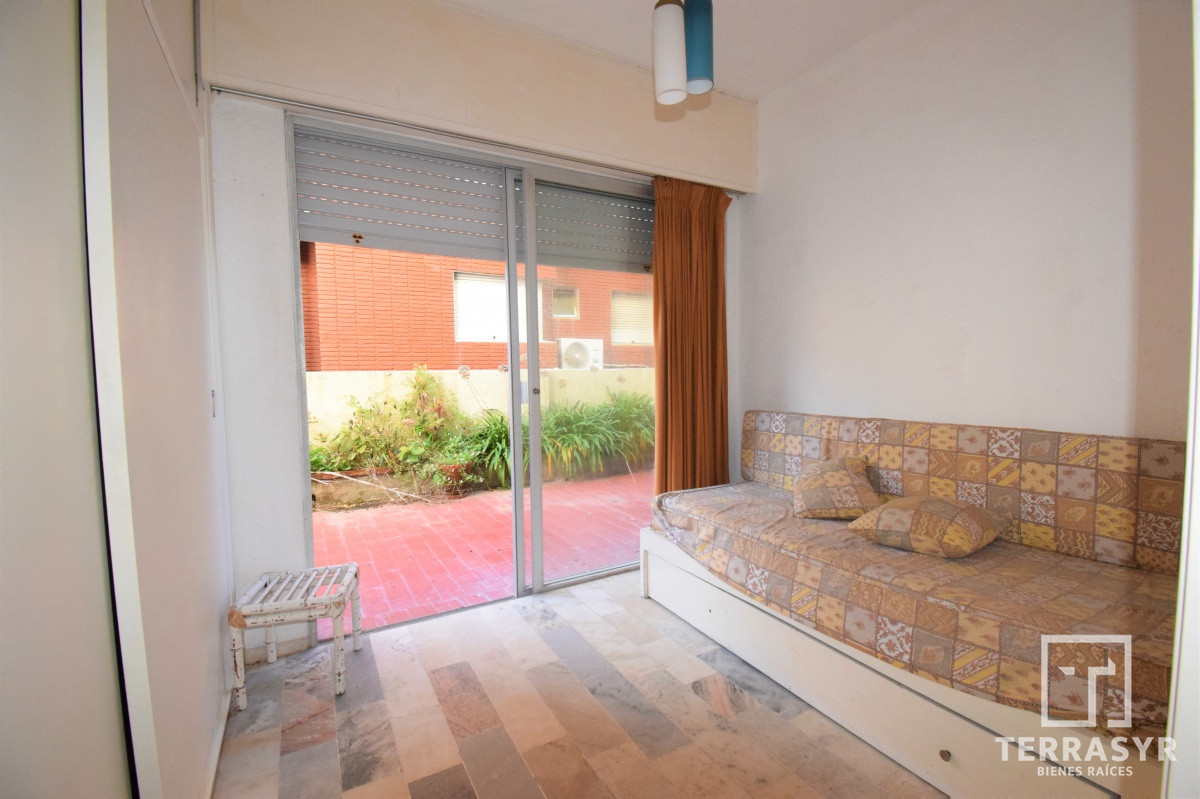 Apartamento ID.147 - VENTA, Apartamento, 2 dormitorios, Península, Punta del Este, Uruguay