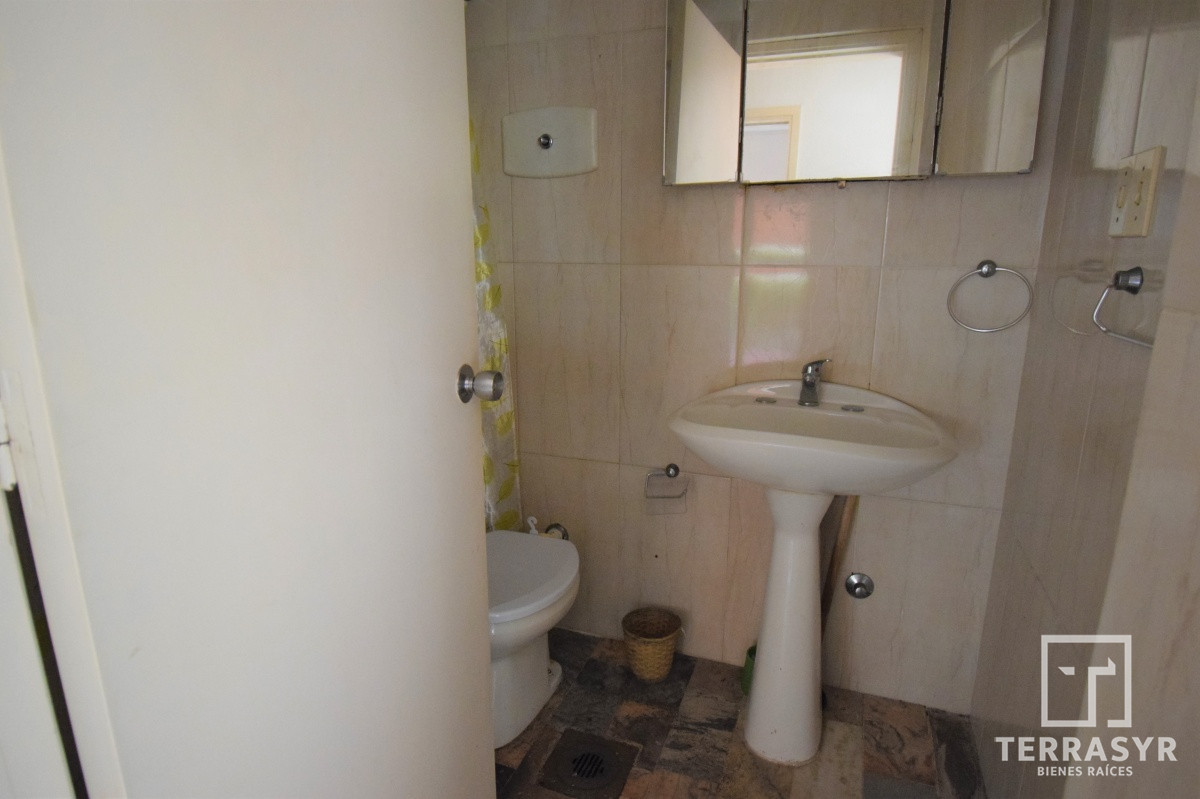 Apartamento ID.147 - VENTA, Apartamento, 2 dormitorios, Península, Punta del Este, Uruguay