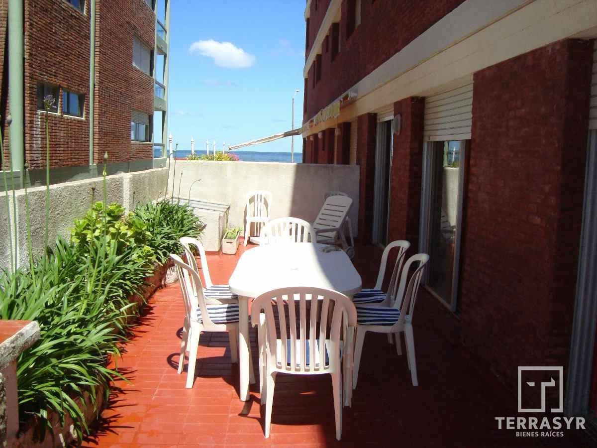 Apartamento ID.147 - VENTA, Apartamento, 2 dormitorios, Península, Punta del Este, Uruguay