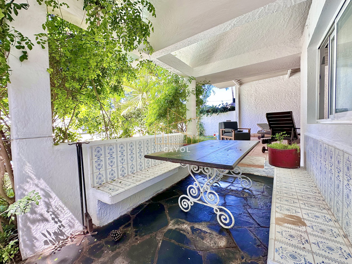 Casa ID.1026 - Casa Venta 5 dormitorios Cantegril Punta del Este