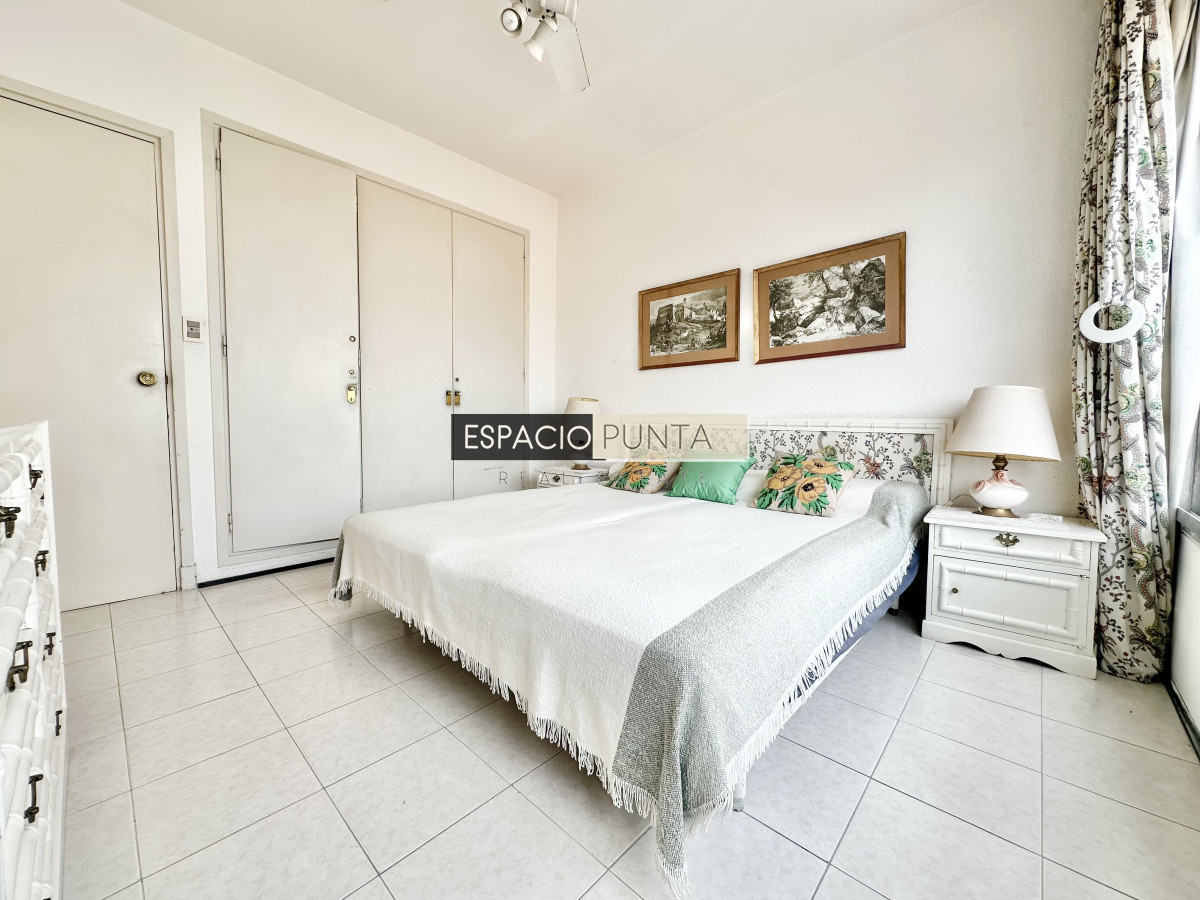 Apartamento ID.261 - VENTA, Apartamento, 1 dormitorio, Península, Punta del Este, Uruguay