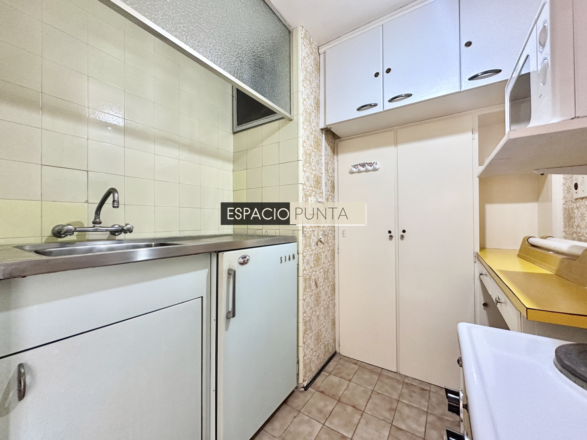 Apartamento ID.261 - VENTA, Apartamento, 1 dormitorio, Península, Punta del Este, Uruguay