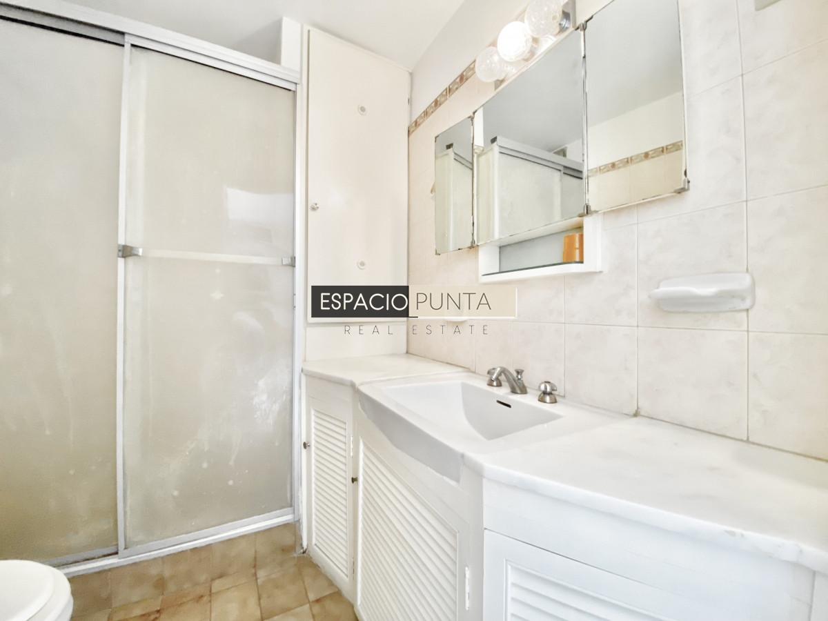 Apartamento ID.261 - VENTA, Apartamento, 1 dormitorio, Península, Punta del Este, Uruguay