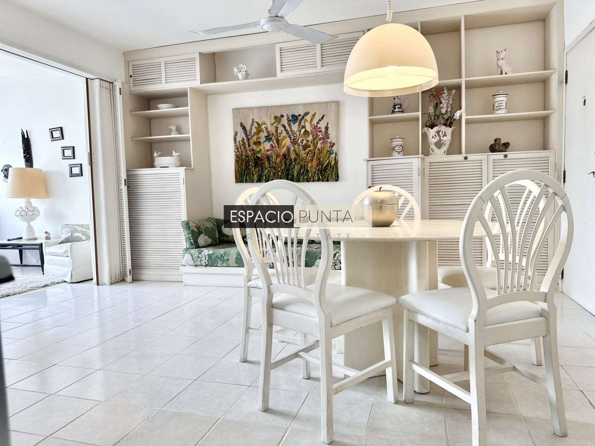 Apartamento ID.261 - VENTA, Apartamento, 1 dormitorio, Península, Punta del Este, Uruguay