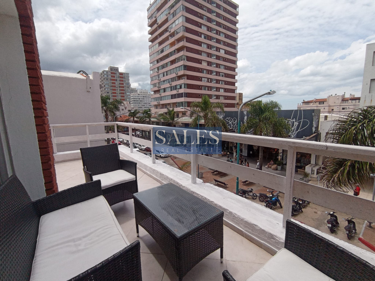Apartamento ID.1176 - Venta Depto 2 dormitorios Península Punta del Este