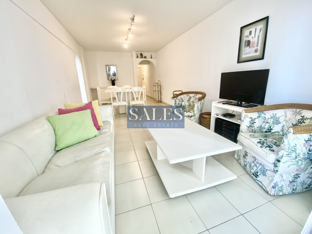 Apartamento ID.267 - VENTA, Apartamento, 2 dormitorios y garaje, Punta del Este, Uruguay
