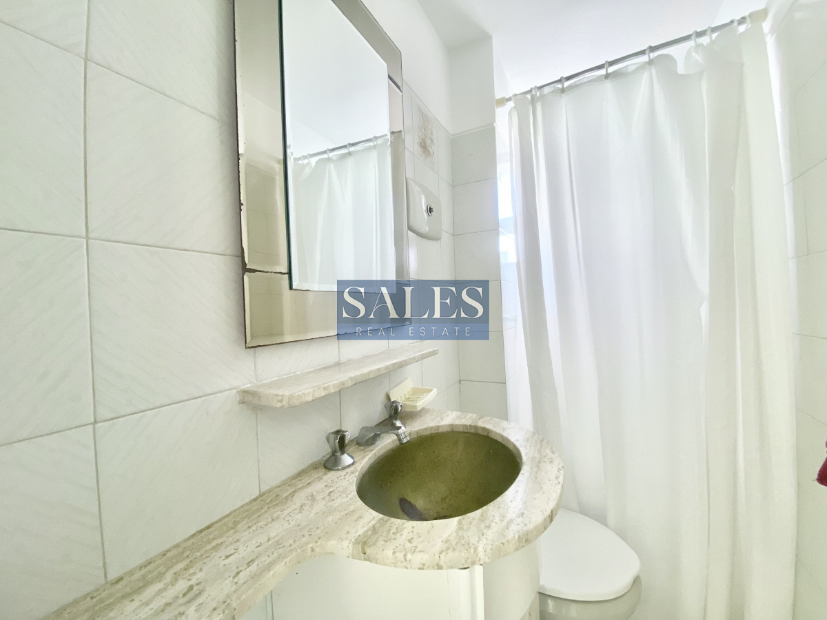 Apartamento ID.267 - VENTA, Apartamento, 2 dormitorios y garaje, Punta del Este, Uruguay