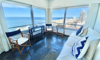 Apartamento Venta Península Punta del Este 2 Dorm Vista al Mar Piscina y Servicios