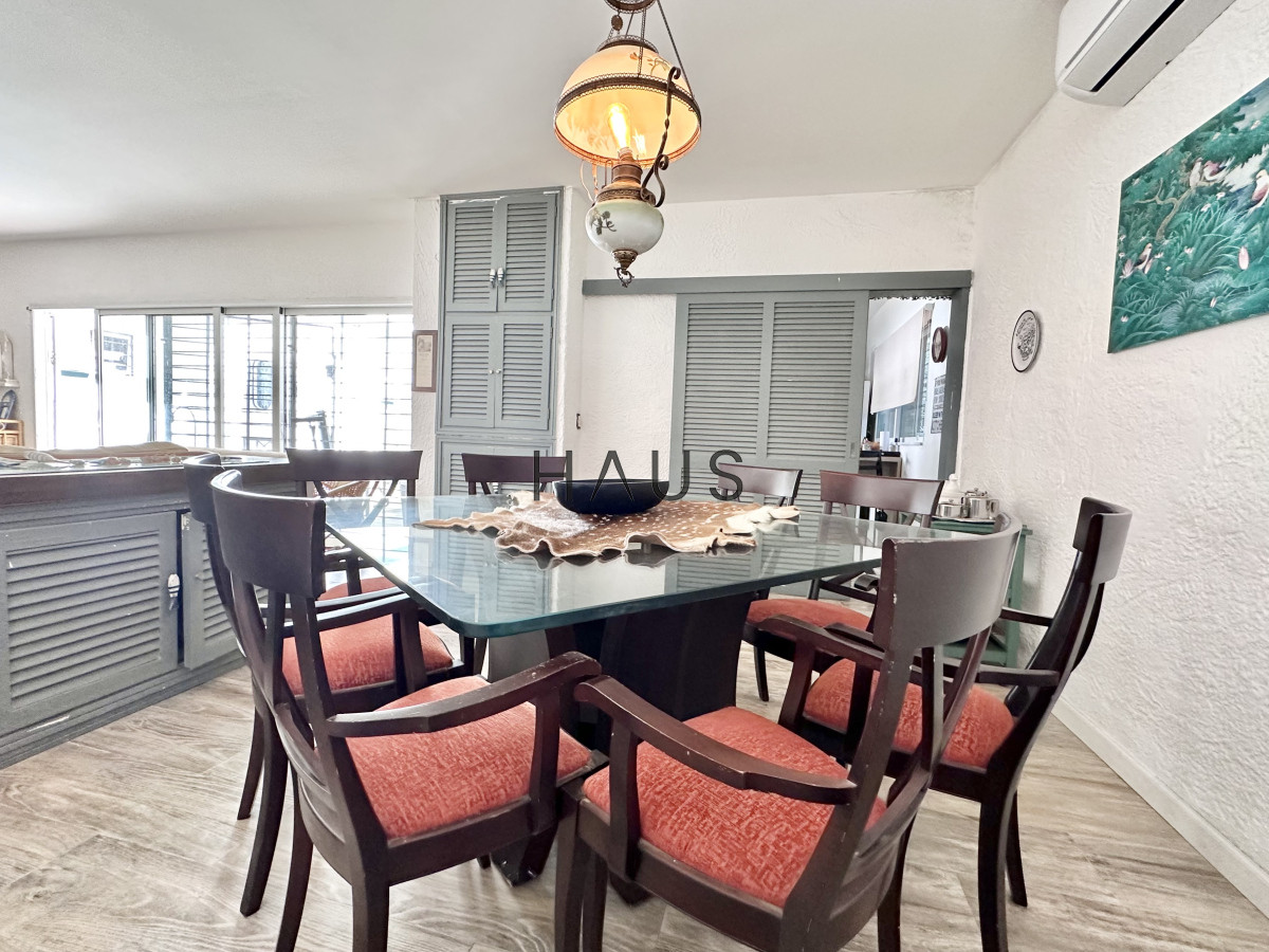 Casa ID.267 - Casa Venta 5 dormitorios Cantegril Punta del Este