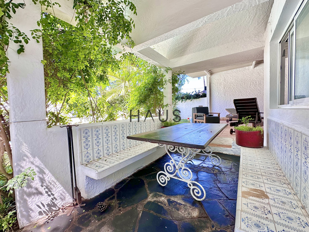 Casa ID.267 - Casa Venta 5 dormitorios Cantegril Punta del Este