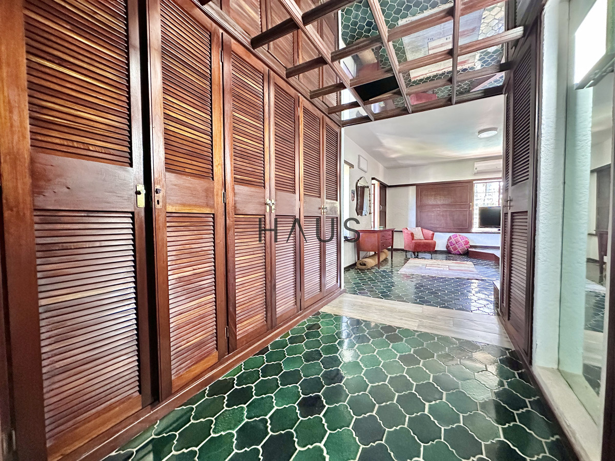 Casa ID.267 - Casa Venta 5 dormitorios Cantegril Punta del Este