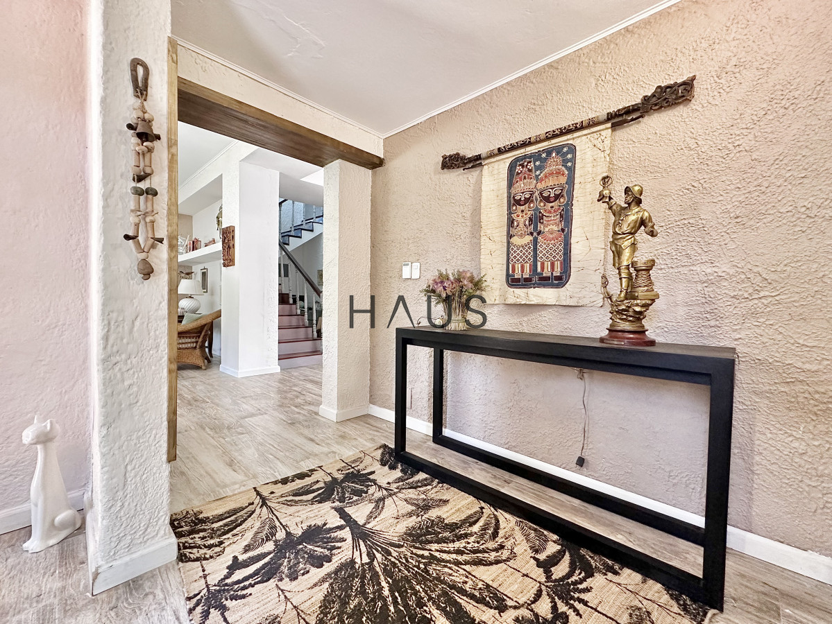 Casa ID.267 - Casa Venta 5 dormitorios Cantegril Punta del Este