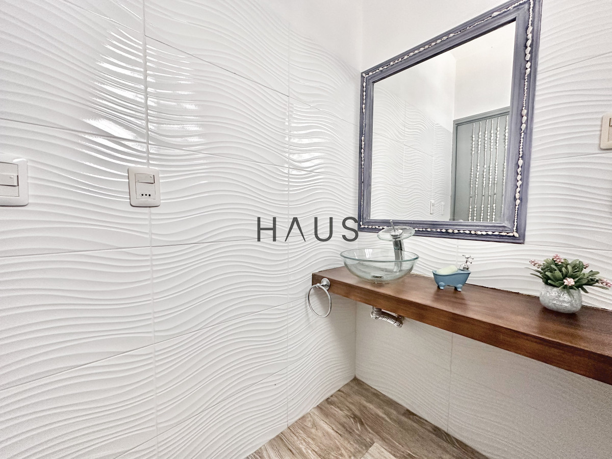 Casa ID.267 - Casa Venta 5 dormitorios Cantegril Punta del Este