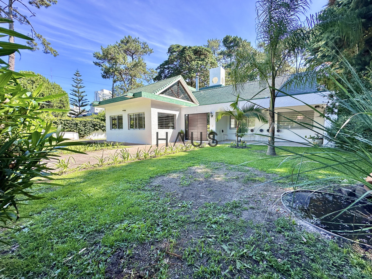 Casa ID.267 - Casa Venta 5 dormitorios Cantegril Punta del Este