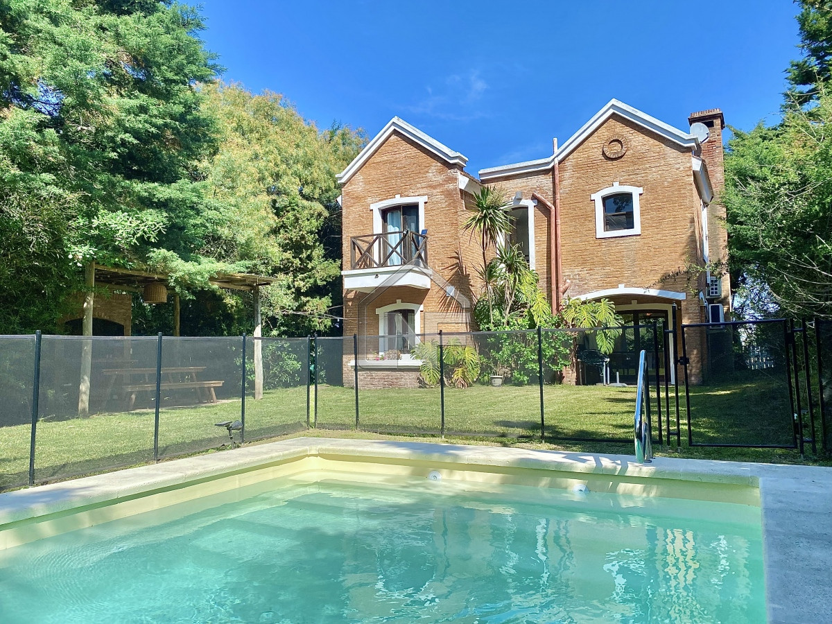 Casa ID.236 - Casa Alquiler Temporada 4 dormitorios Rincón del Indio Brava Punta del Este 
