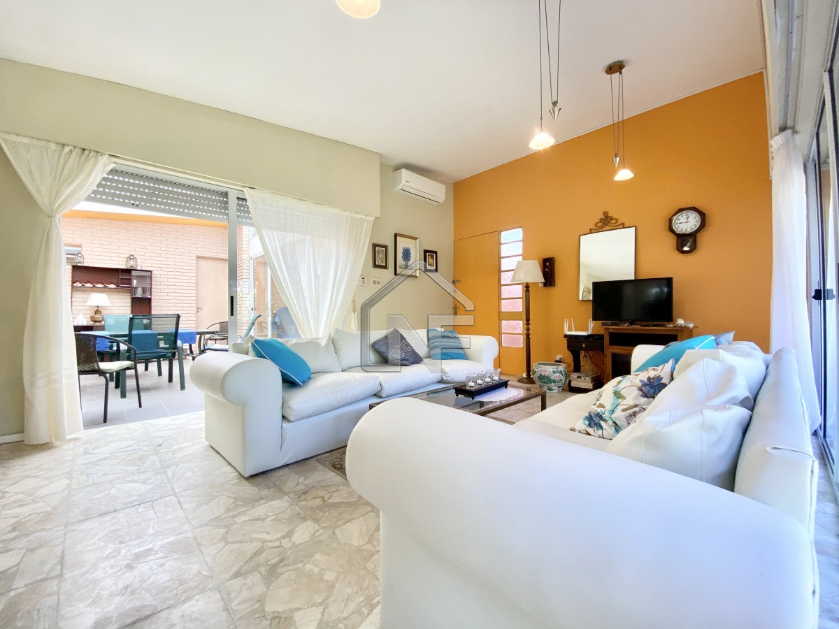 Casa ID.237 - Casa Alquiler 4 dormitorios más dependencia Brava Punta del Este 