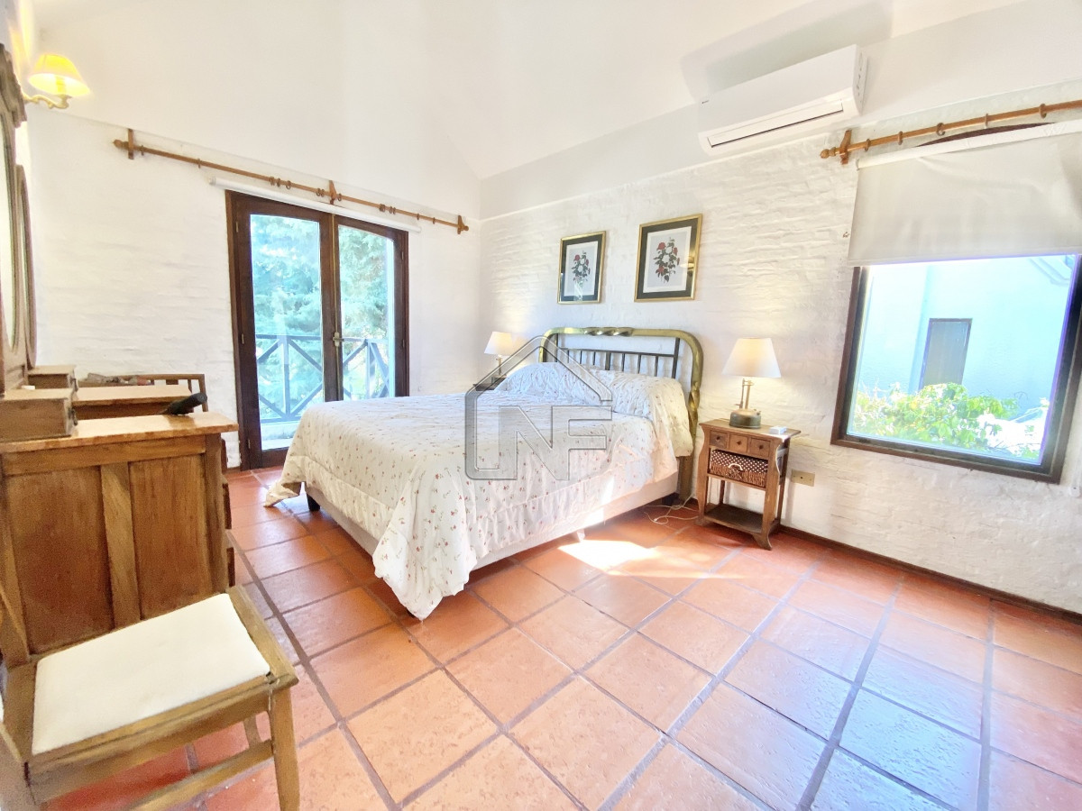 Casa ID.236 - Casa Alquiler Temporada 4 dormitorios Rincón del Indio Brava Punta del Este 