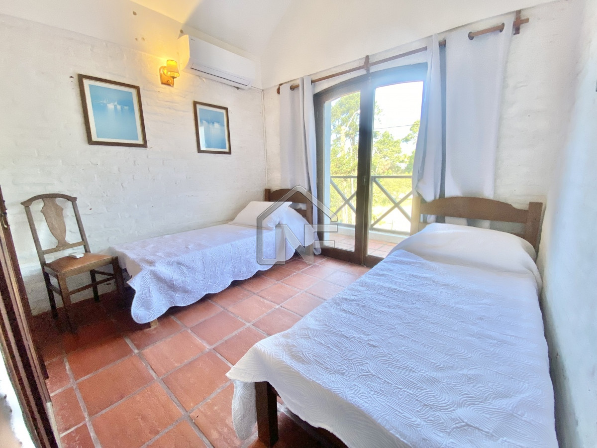 Casa ID.236 - Casa Alquiler Temporada 4 dormitorios Rincón del Indio Brava Punta del Este 