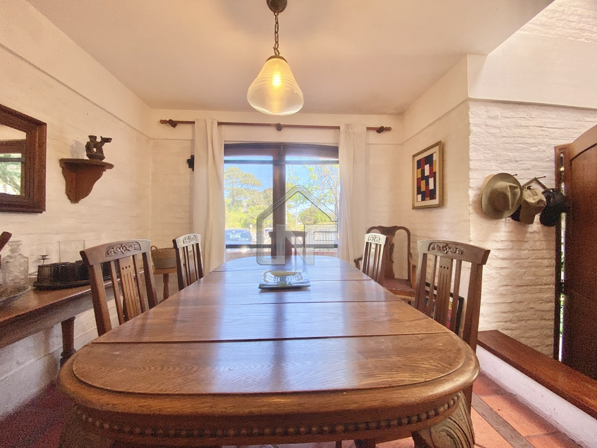Casa ID.236 - Casa Alquiler Temporada 4 dormitorios Rincón del Indio Brava Punta del Este 
