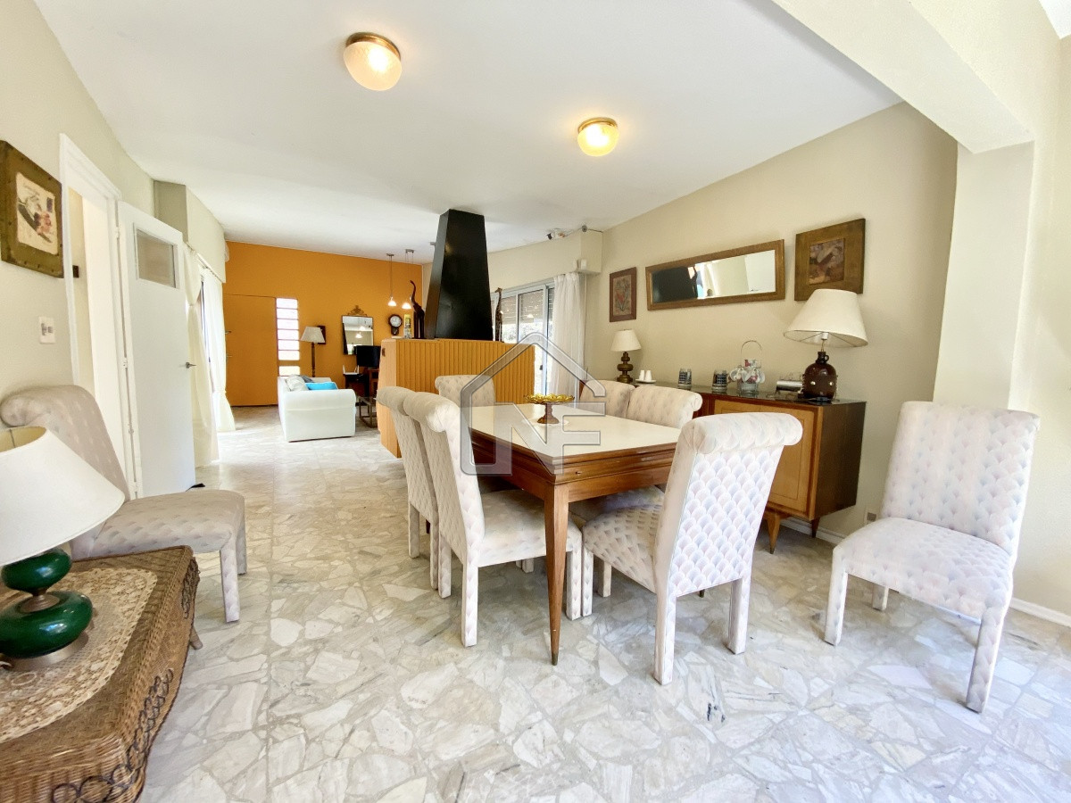 Casa ID.237 - Casa Alquiler 4 dormitorios más dependencia Brava Punta del Este 